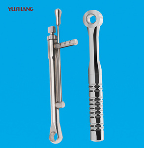 Torsion wrench guiding wrench in dentistry